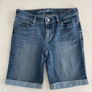 Eddie Bauer Slightly Curvy 5 Pocket Mid Rise Light/Med Wash 9" Jean Shorts Sz 2